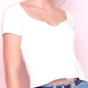 -🌊Brandy Melville White Ribbed Cropped Top- One Size As Is